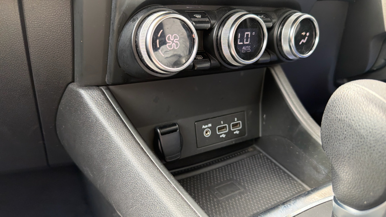 Renault Captur 1.6 E-Tech full hybrid 145 Techno 5dr Auto Hybrid Hatchback